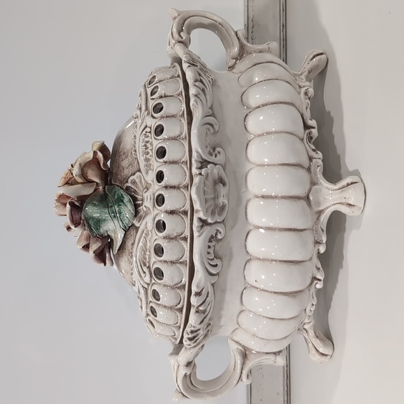 LARGE VINTAGE CAPODIMONTE PORCELAIN SOUP TUREEN BEAUTIFUL - Picture 4 of 16